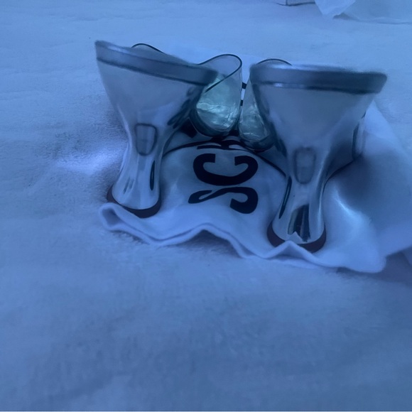 Never wore - Picture 3 of 6